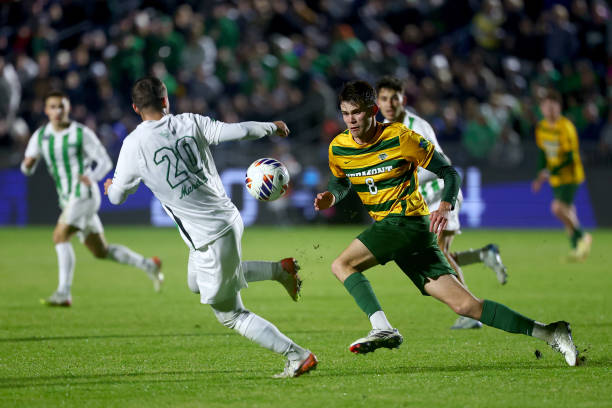 脚跟并实现 脚跟并实现